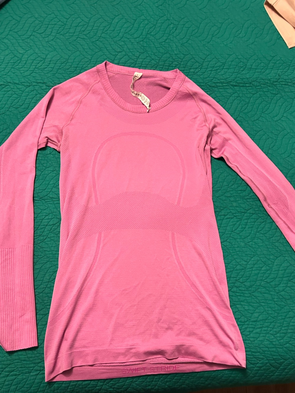 LULULEMON RUNNUNG Pink Long-Sleeve Seamless Women’s Top